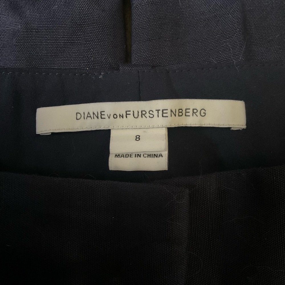 “DIANE VON FURSTENBERG” Navy Blue Straight Leg Dress Pants